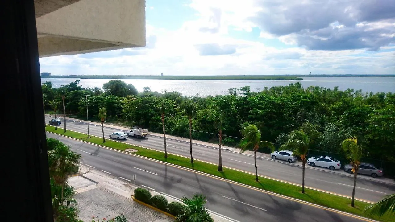 Brisas Sealight Apartment Cancun